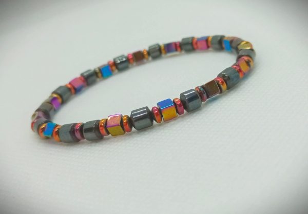 Pulsera elástica con piedras naturales hematita tornasol