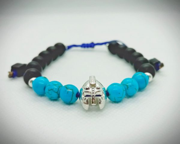 Pulsera ajustable de piedras naturales ónix mate, turquesas y dije de Gladiador plateado