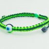 Pulsera tejida a mano en hilo bicolor con ojo turco