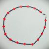 Collar corto de piedras naturales hematitas mini con cruces de roca tallada howlita roja