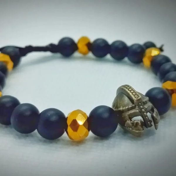 Pulsera ajustable de Gladiador en oro viejo con piedras naturales ónix mate y cristales dorados